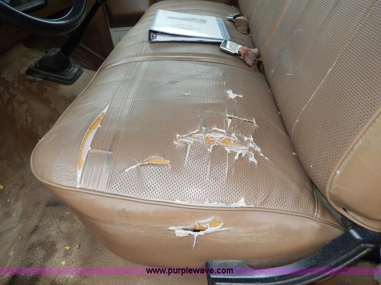 image for item I4450 1989 Ford F450 Super Duty bucket truck