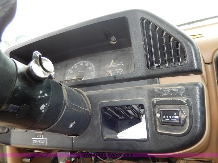 image for item I4450 1989 Ford F450 Super Duty bucket truck