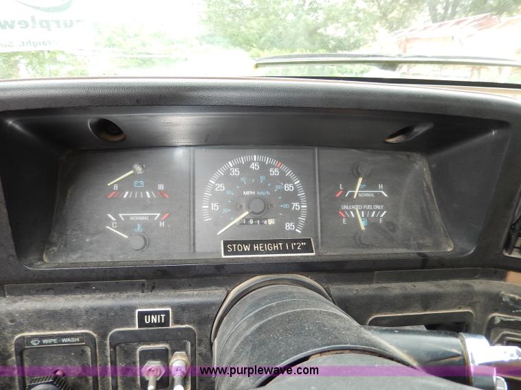 image for item I4450 1989 Ford F450 Super Duty bucket truck