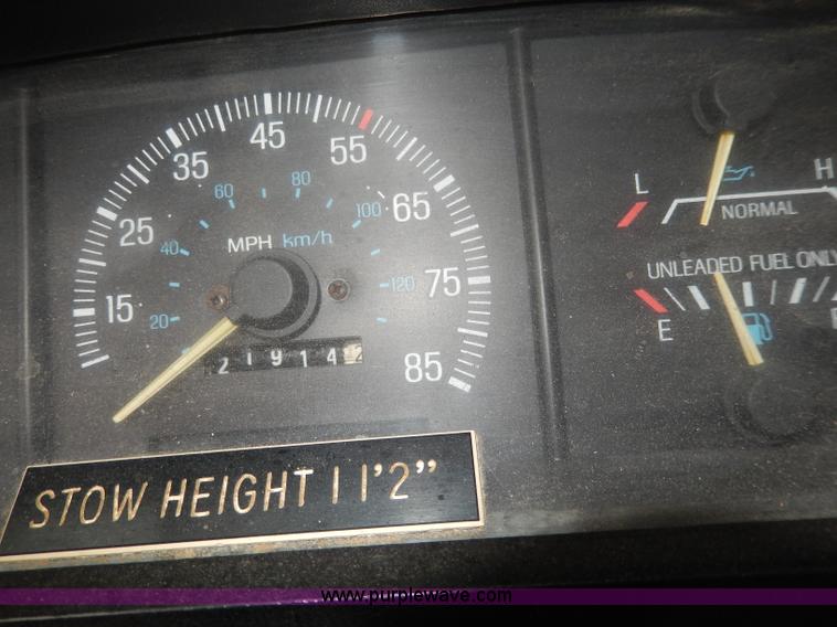 image for item I4450 1989 Ford F450 Super Duty bucket truck