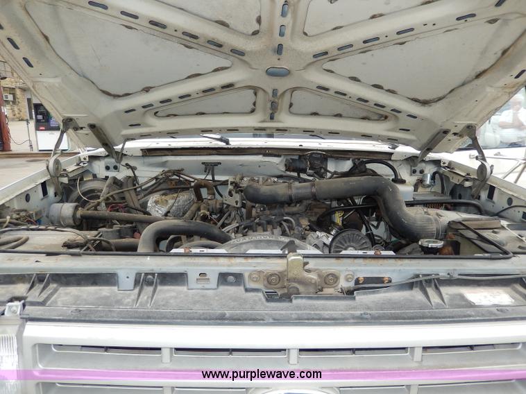 image for item I4450 1989 Ford F450 Super Duty bucket truck