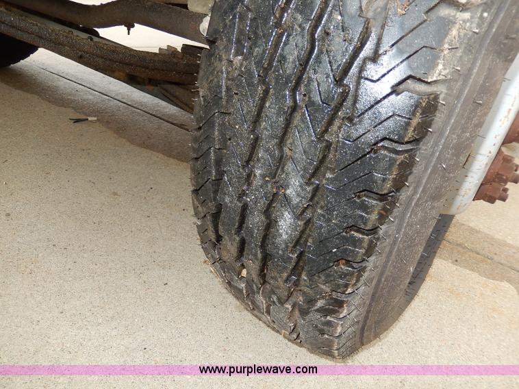 image for item I4450 1989 Ford F450 Super Duty bucket truck