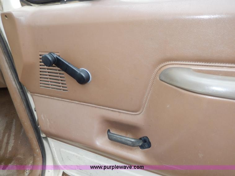 image for item I4450 1989 Ford F450 Super Duty bucket truck