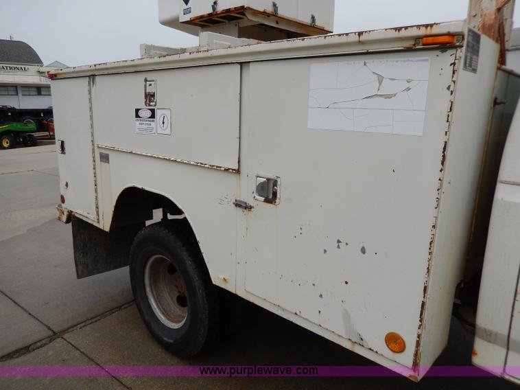 image for item I4450 1989 Ford F450 Super Duty bucket truck