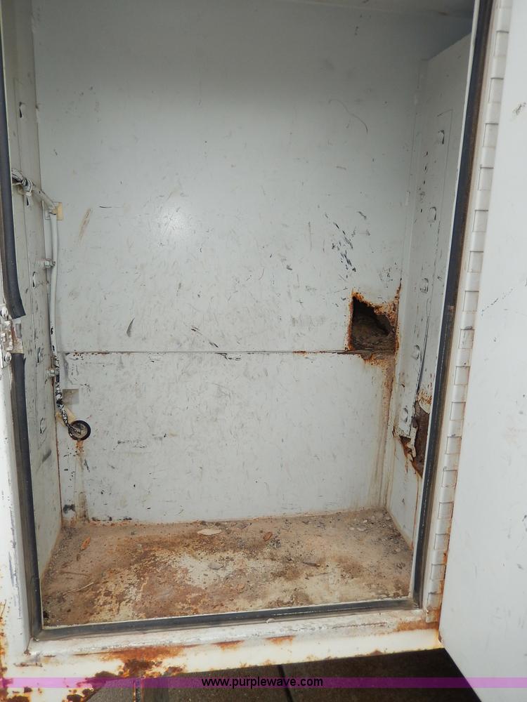 image for item I4450 1989 Ford F450 Super Duty bucket truck