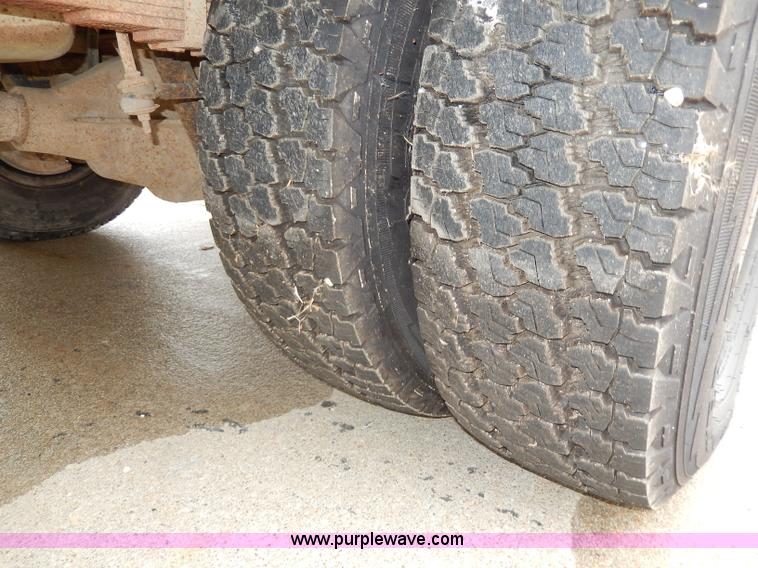 image for item I4450 1989 Ford F450 Super Duty bucket truck