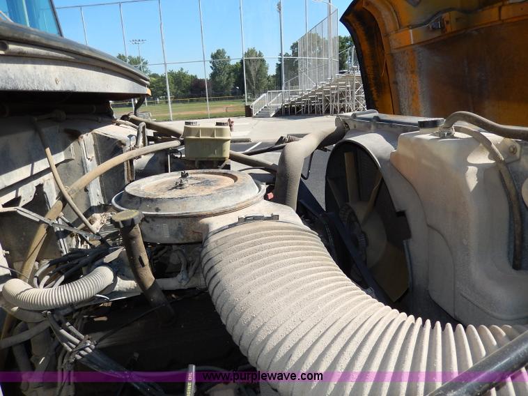 image for item I4457 1997 Chevrolet B7 Blue Bird school bus