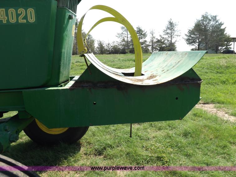 image for item I7631 John Deere 4020 tractor