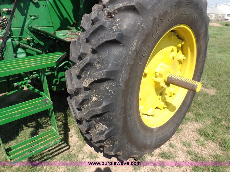 image for item I7631 John Deere 4020 tractor