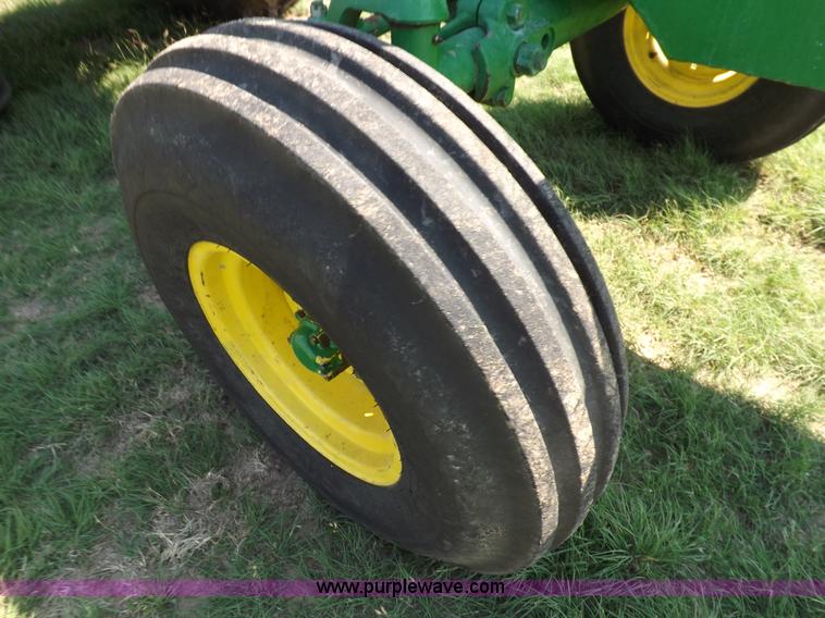 image for item I7631 John Deere 4020 tractor