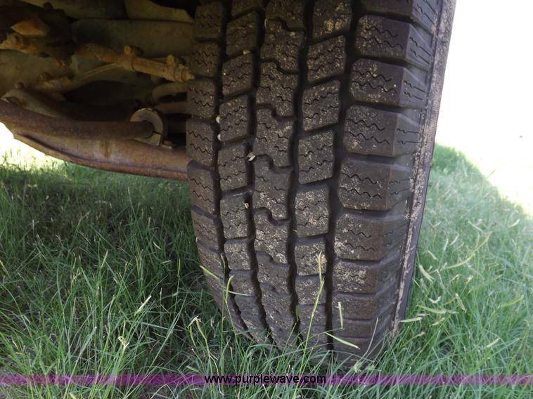 image for item I7632 1990 Chevrolet Suburban R2500 SUV