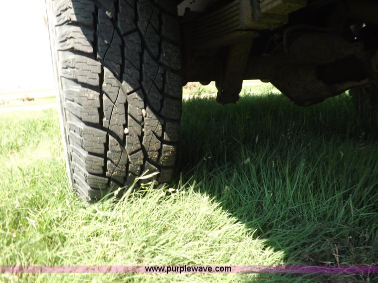 image for item I7632 1990 Chevrolet Suburban R2500 SUV