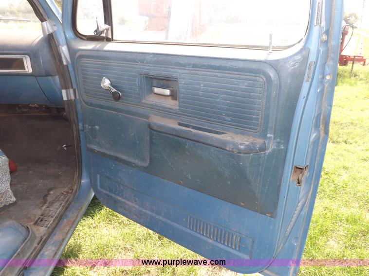 image for item I7633 1980 Chevrolet C30 Custom Deluxe flatbed truck