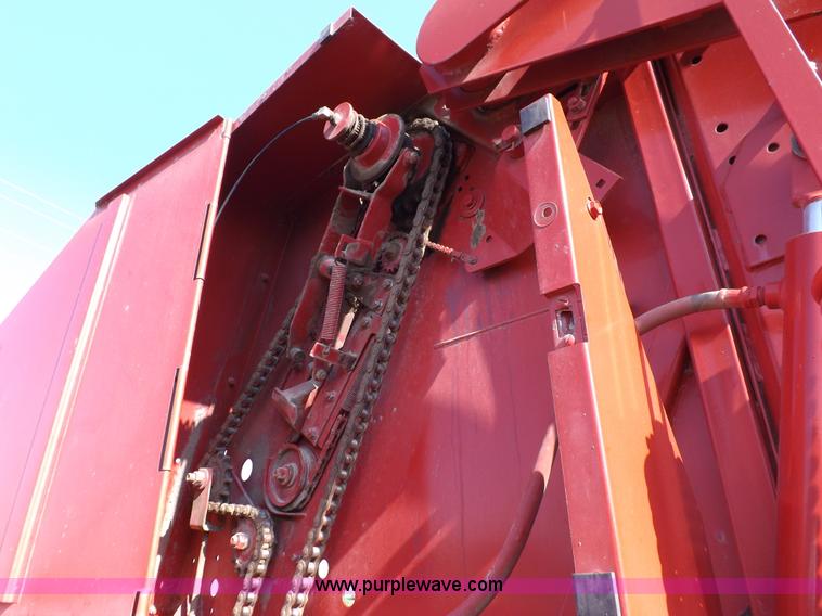 image for item I7636 1994 New Holland 660 round baler