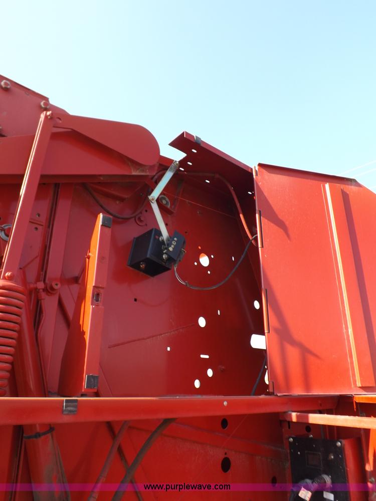 image for item I7636 1994 New Holland 660 round baler