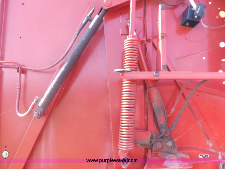 image for item I7636 1994 New Holland 660 round baler