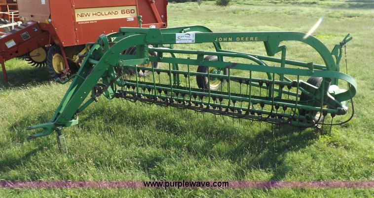 image for item I7637 John Deere side delivery rake