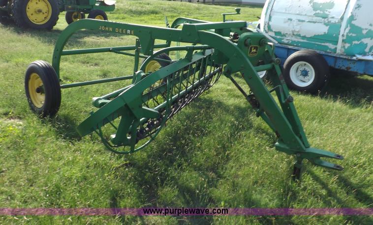 image for item I7637 John Deere side delivery rake