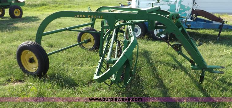 image for item I7637 John Deere side delivery rake