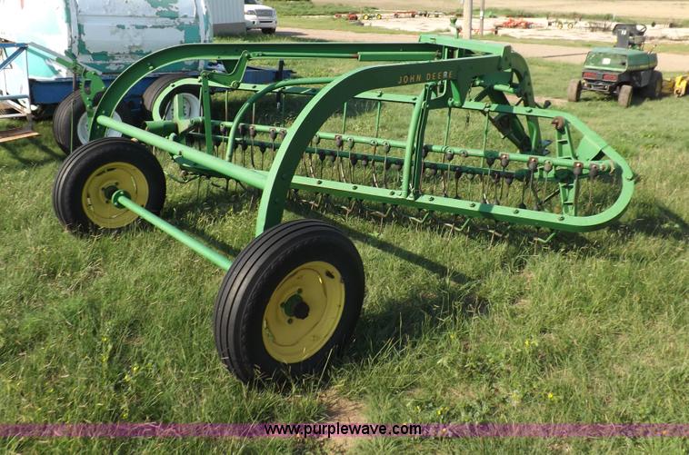 image for item I7637 John Deere side delivery rake