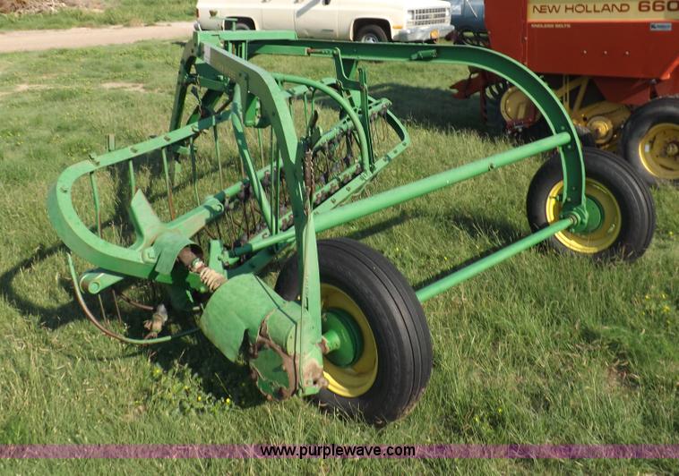 image for item I7637 John Deere side delivery rake