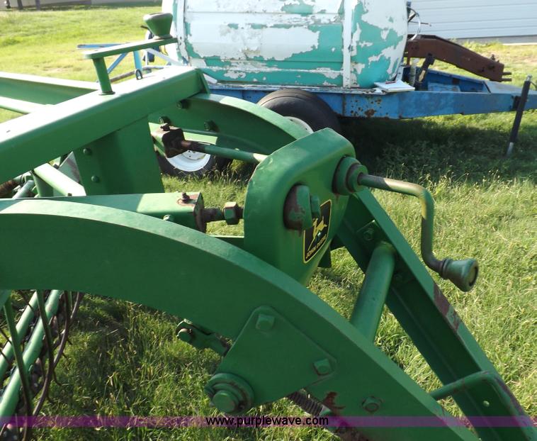 image for item I7637 John Deere side delivery rake