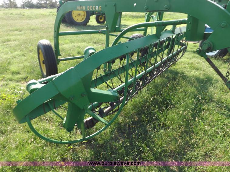 image for item I7637 John Deere side delivery rake