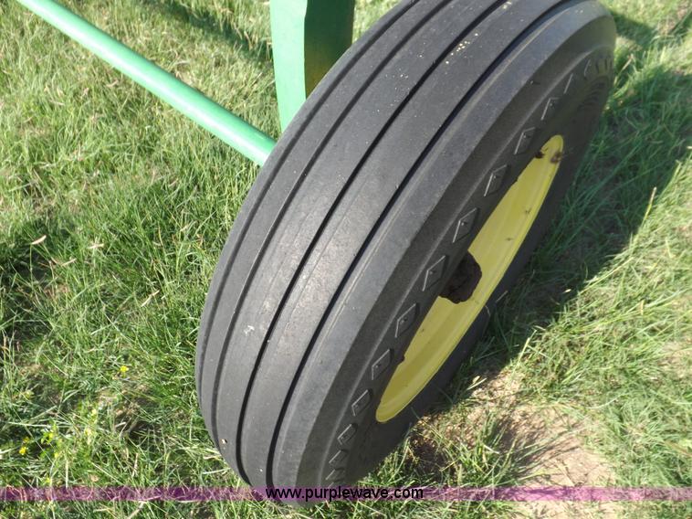 image for item I7637 John Deere side delivery rake