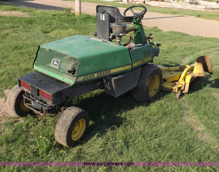 image for item I7640 John Deere F935 lawn mower
