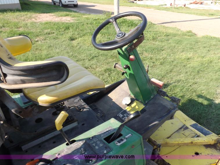 image for item I7640 John Deere F935 lawn mower