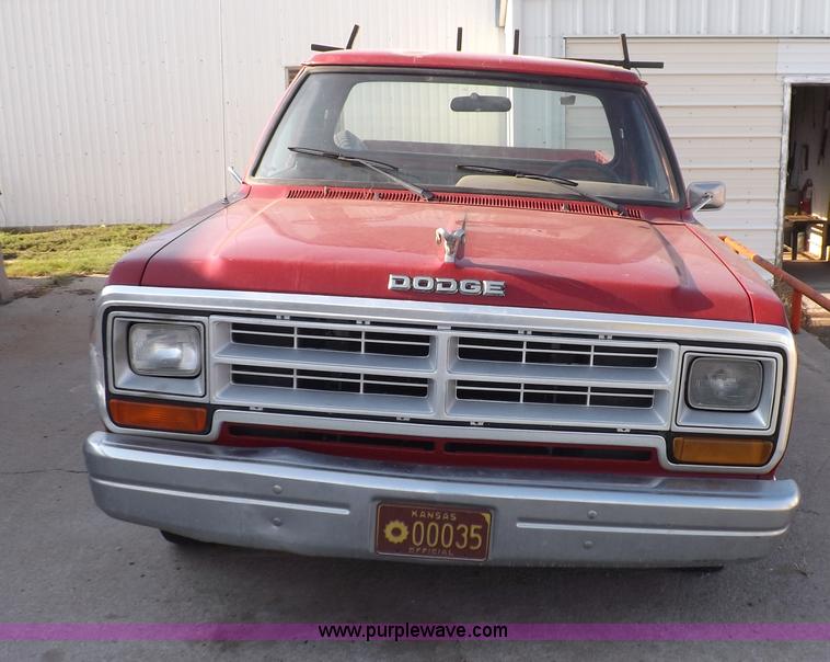 image for item I7641 1989 Dodge Ram 100 pickup truck