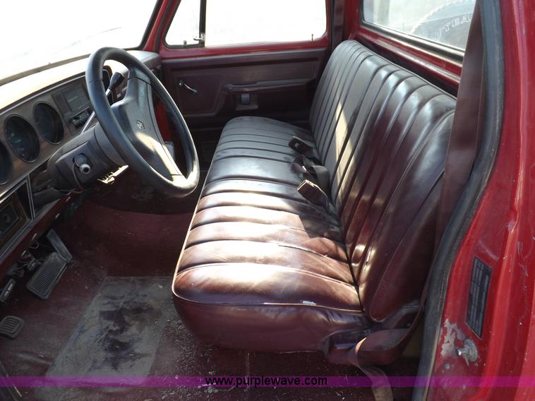 image for item I7641 1989 Dodge Ram 100 pickup truck