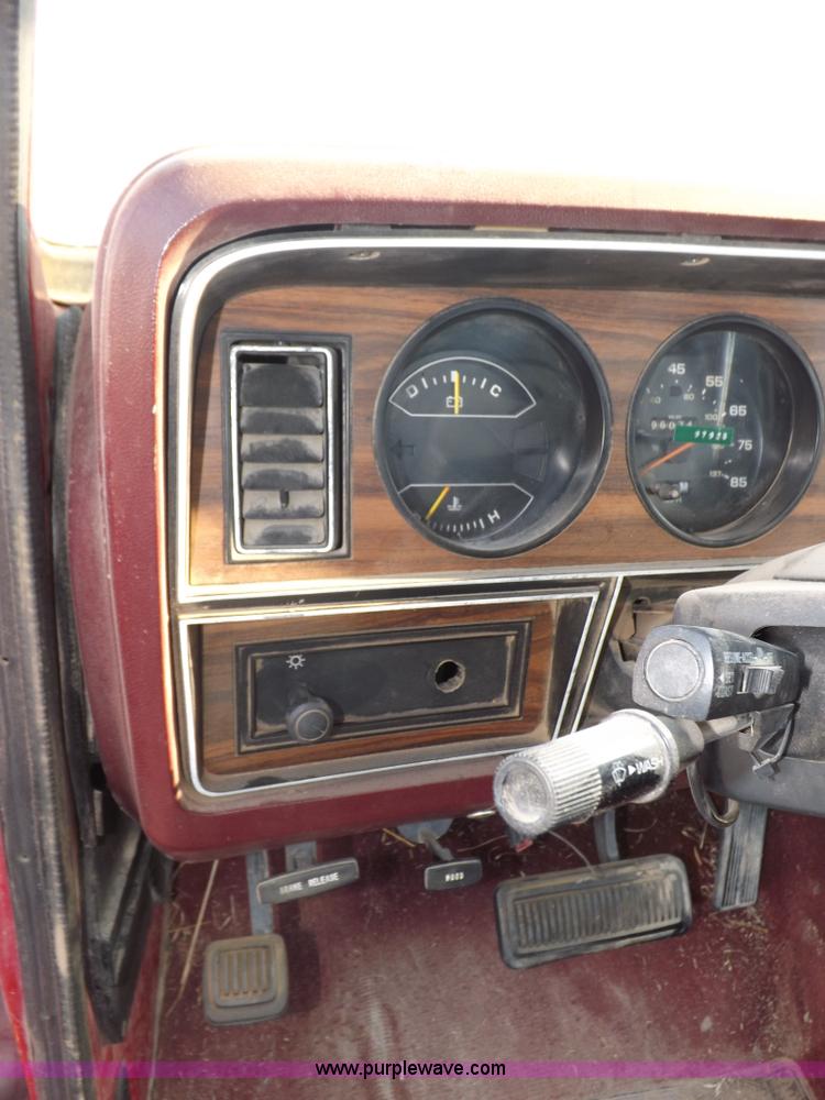 image for item I7641 1989 Dodge Ram 100 pickup truck