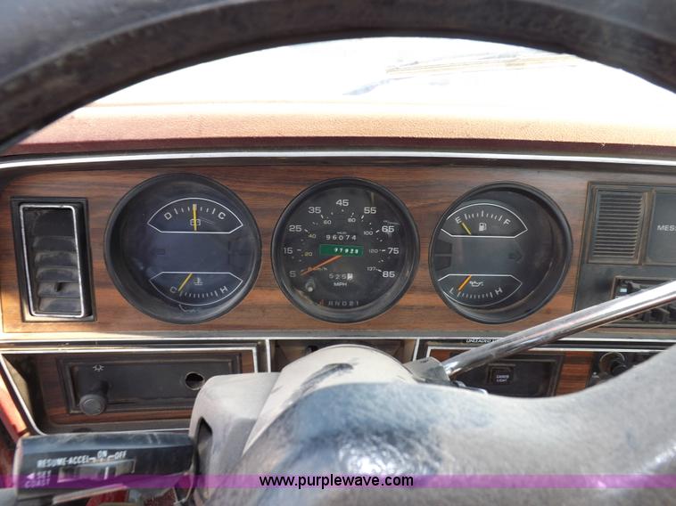 image for item I7641 1989 Dodge Ram 100 pickup truck