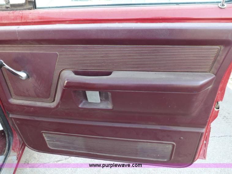 image for item I7641 1989 Dodge Ram 100 pickup truck