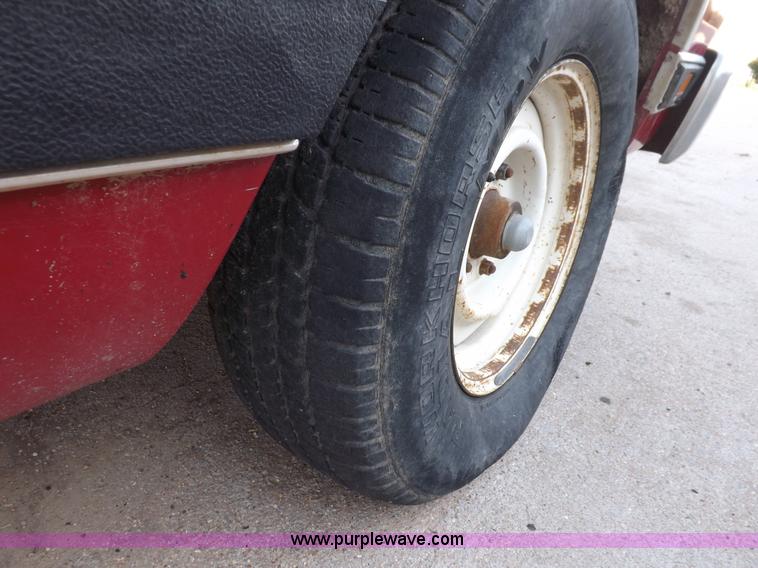 image for item I7641 1989 Dodge Ram 100 pickup truck