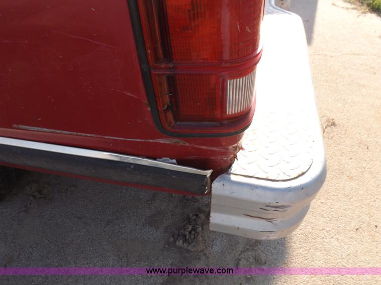 image for item I7641 1989 Dodge Ram 100 pickup truck