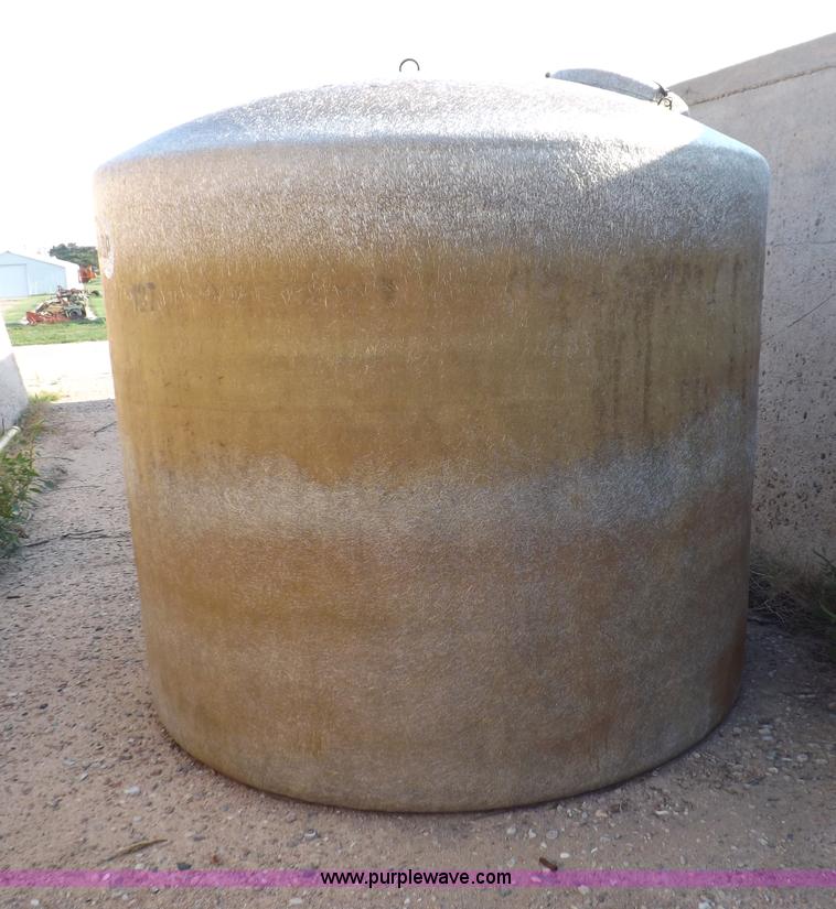 image for item I7642 Fiberglass tank