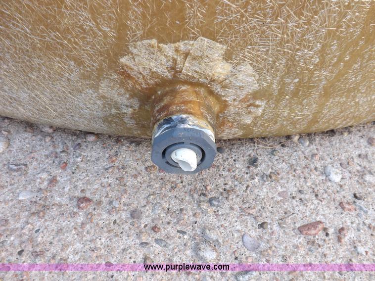 image for item I7642 Fiberglass tank