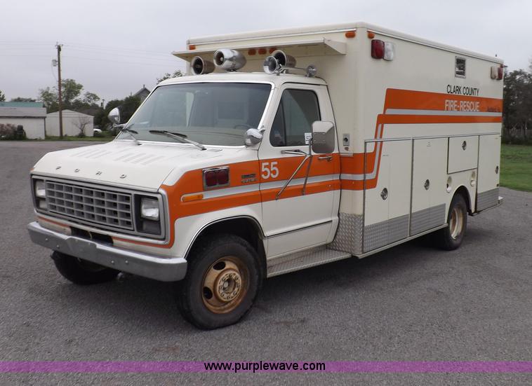 image for item I7656 1980 Ford Chateau ambulance