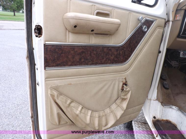 image for item I7656 1980 Ford Chateau ambulance