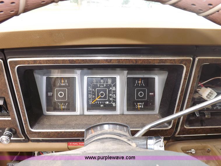 image for item I7656 1980 Ford Chateau ambulance