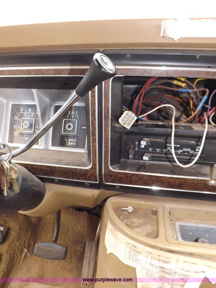 image for item I7656 1980 Ford Chateau ambulance