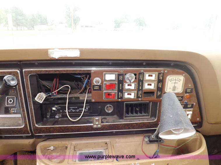 image for item I7656 1980 Ford Chateau ambulance