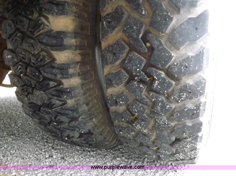 image for item I7656 1980 Ford Chateau ambulance