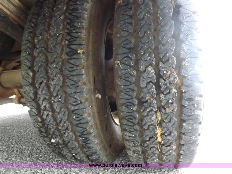 image for item I7656 1980 Ford Chateau ambulance