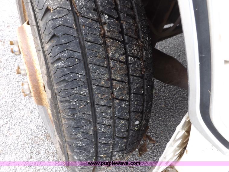 image for item I7656 1980 Ford Chateau ambulance