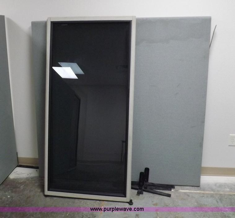 image for item I7659 Office partitions