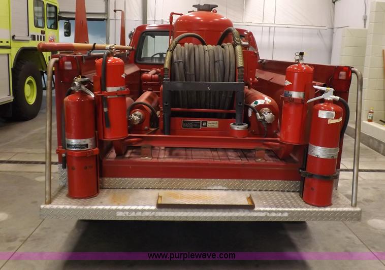 image for item I7668 1975 Ford F250 utility truck