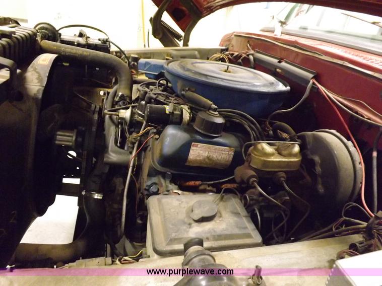 image for item I7668 1975 Ford F250 utility truck